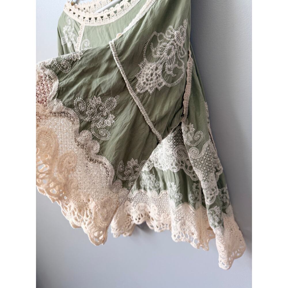 Democracy Sage Green Embroidered Lace Cold Shoulder Boho Blouse Plus Size 1X - Picture 9 of 11
